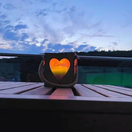 Eifelsuiten - Mit Sauna, Kamin Und Balkon In Der Vulkaneifel - Kerpen Loogh *