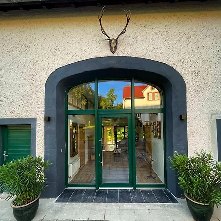 Eifelsuiten - Mit Sauna, Kamin Und Balkon In Der Vulkaneifel - Loogh Lägenhet *