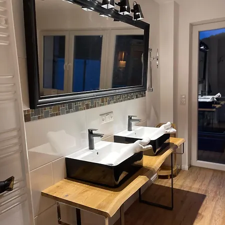 Eifelsuiten - Mit Sauna, Kamin Und Balkon In Der Vulkaneifel - Loogh Kerpen (Rhineland-Palatinate)